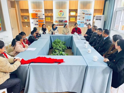 镇海区招宝山街道：关爱春苗在行动，企业家走进校园捐资助学