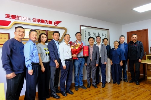 宁波9759彩票集团领导赴海曙区调研指导关心下一代工作